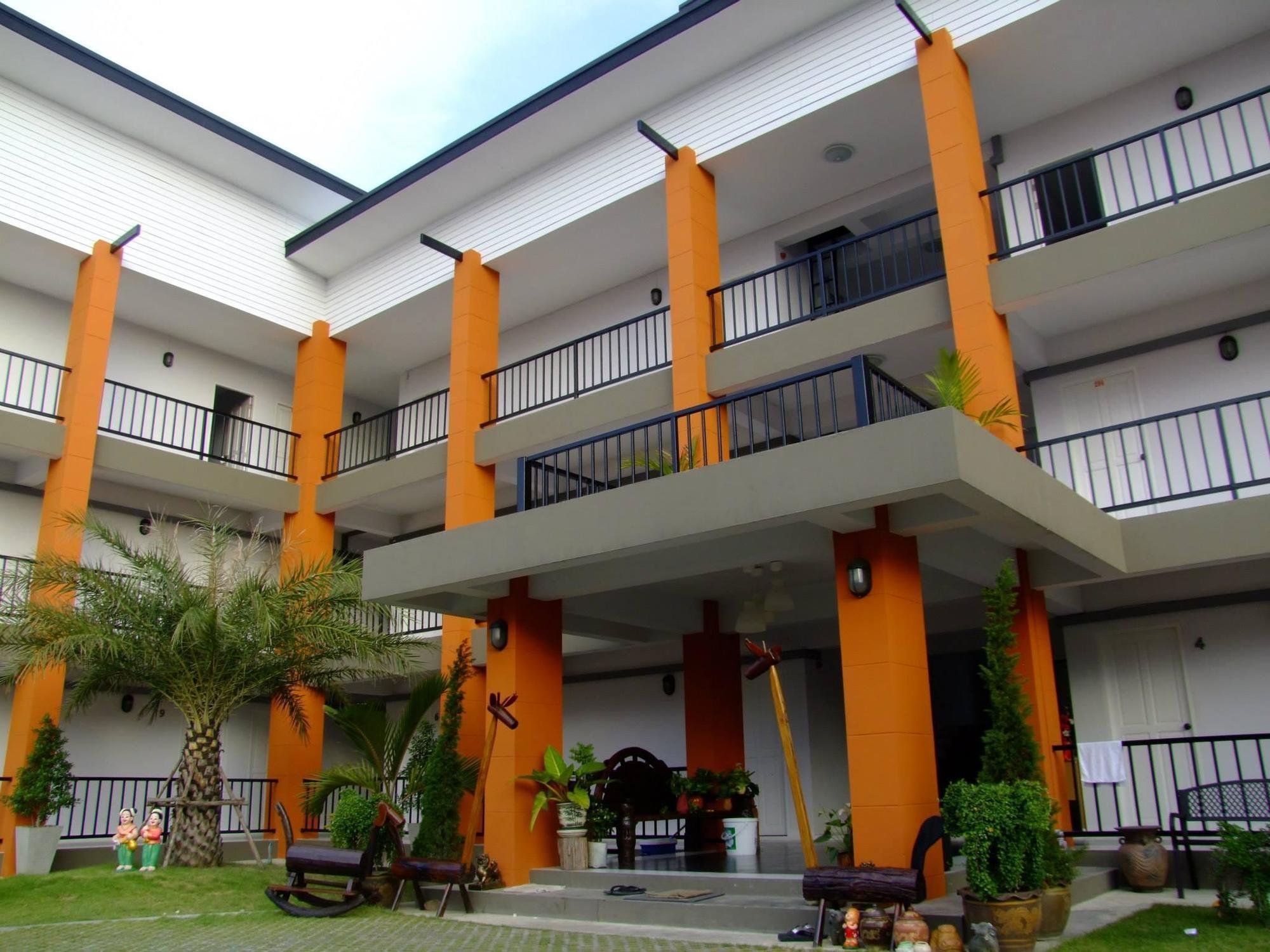 Granny House Hotel Nakhonratchasima Exterior photo