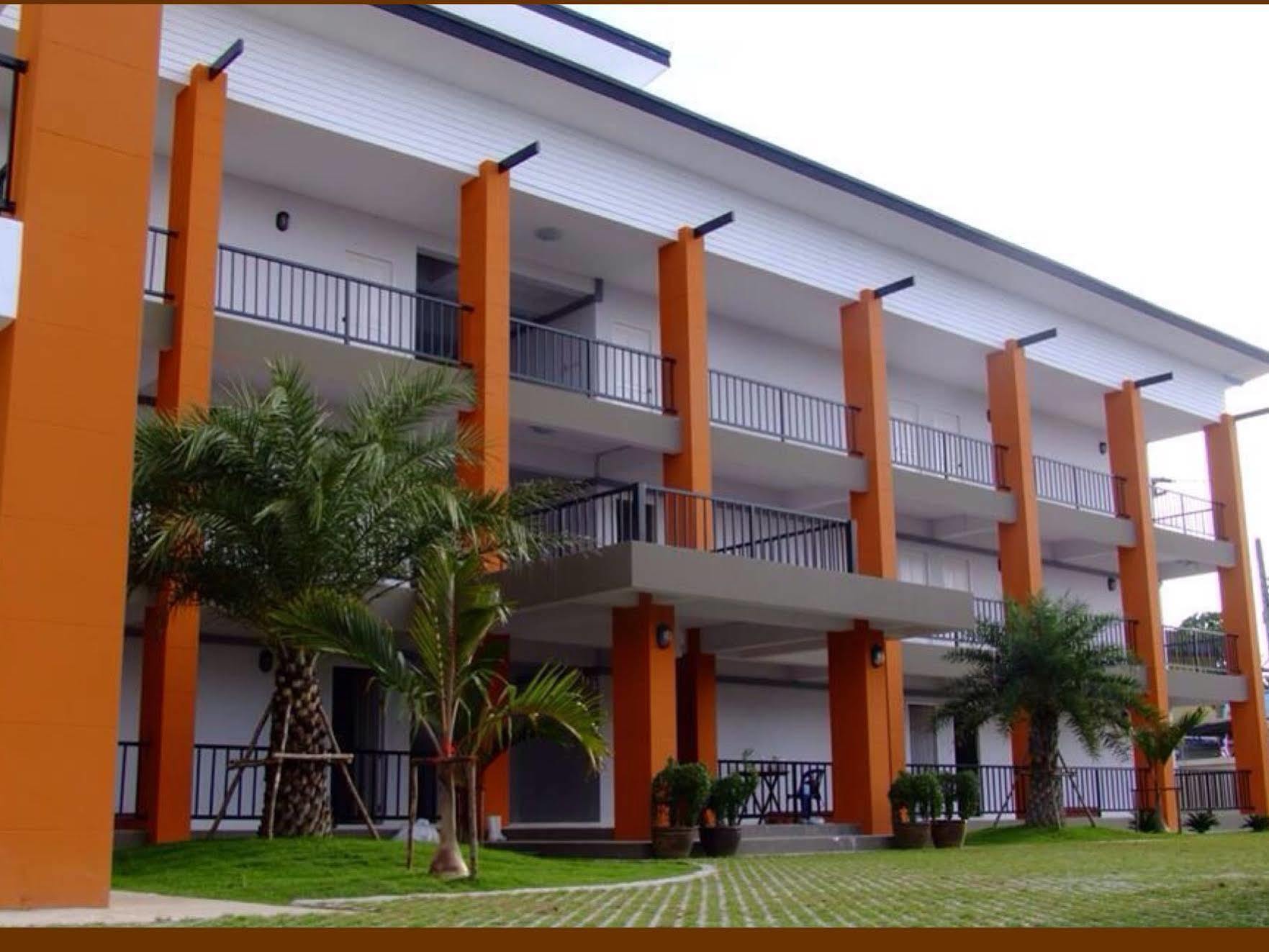 Granny House Hotel Nakhonratchasima Exterior photo